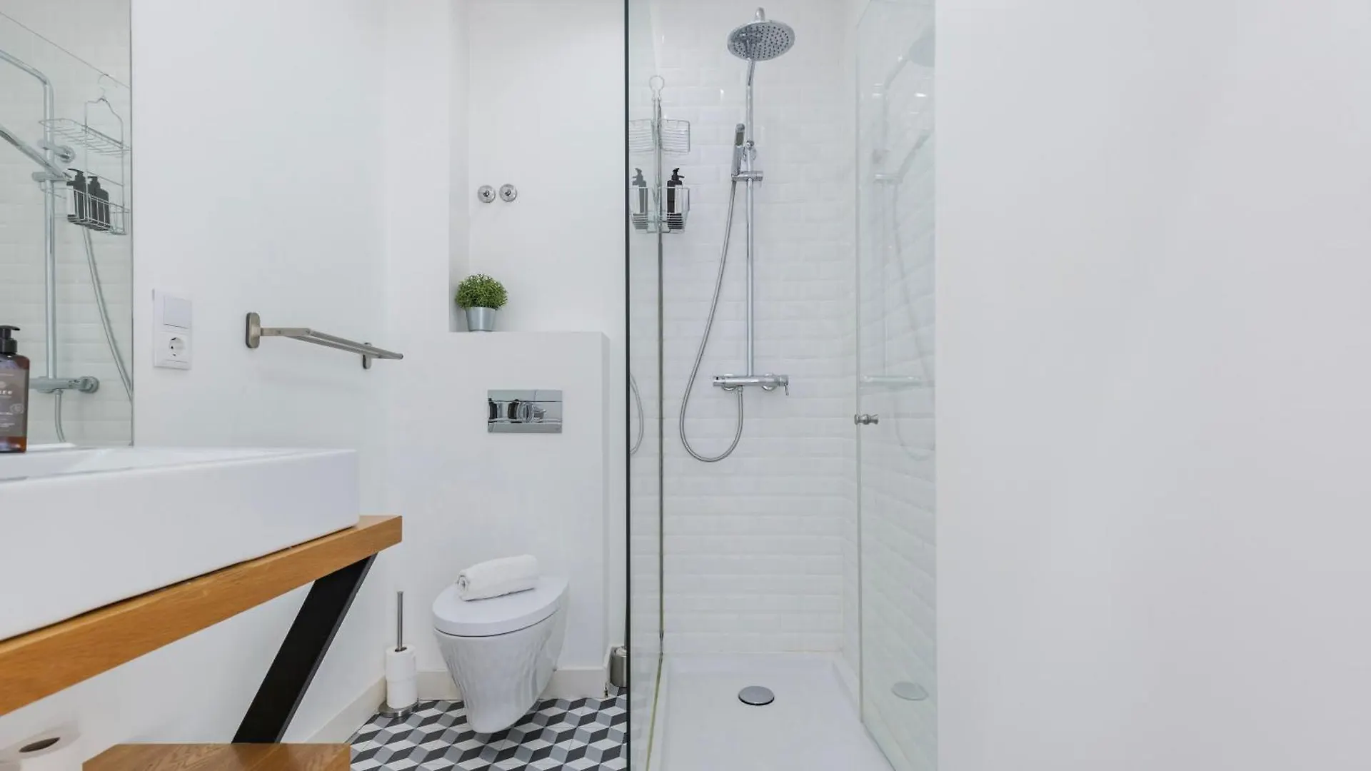Cosy Apartment In Bairro Alto By Lovelystay Lisbon 0*,  Portugal